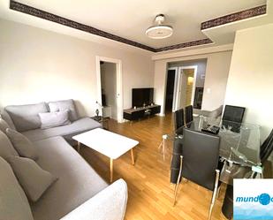 Living room of Flat for sale in Pina de Ebro  with Parquet flooring, Oven and Washing machine