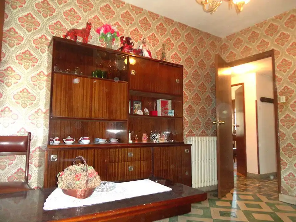 Esszimmer von Einfamilien-Reihenhaus zum Verkauf in Salas de los Infantes mit Heizung und Privatgarten