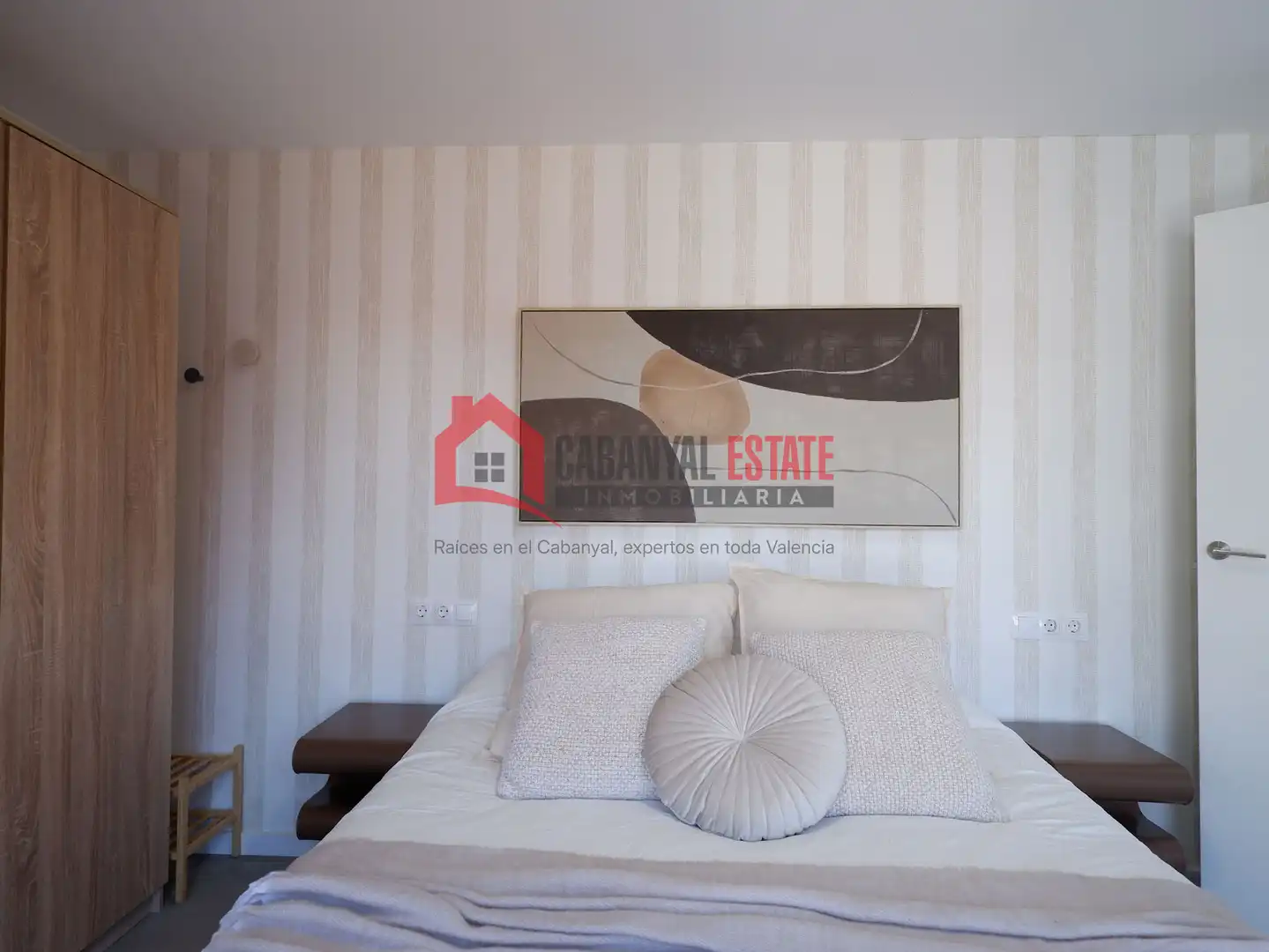Dormitori de Apartament de lloguer en Valencia amb Aire condicionat, Moblat i Balcó