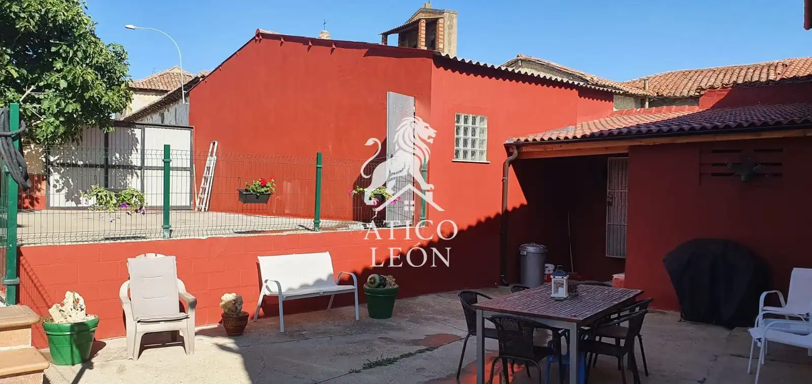 Exterior view of Houses for sale in Valdefresno  with Heating, Private garden and Storage room