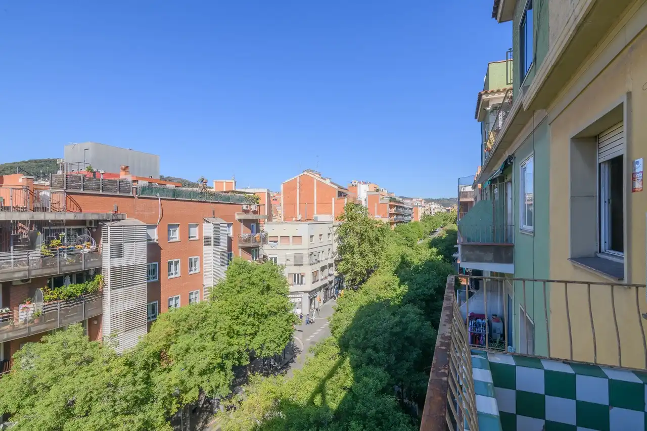 Vista exterior de Piso en venta en Barcelona con Aire acondicionado, Calefacción y Balcón