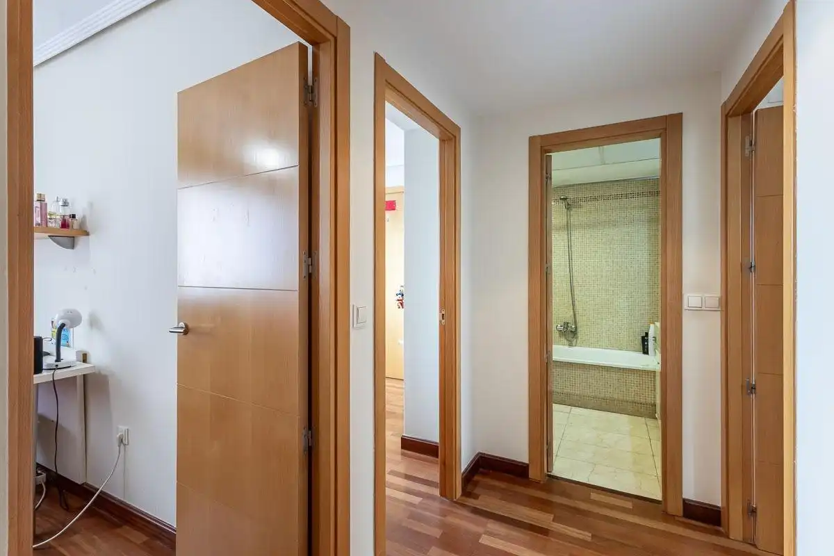 Flat for sale in Granada  with Air Conditioner and Storage room