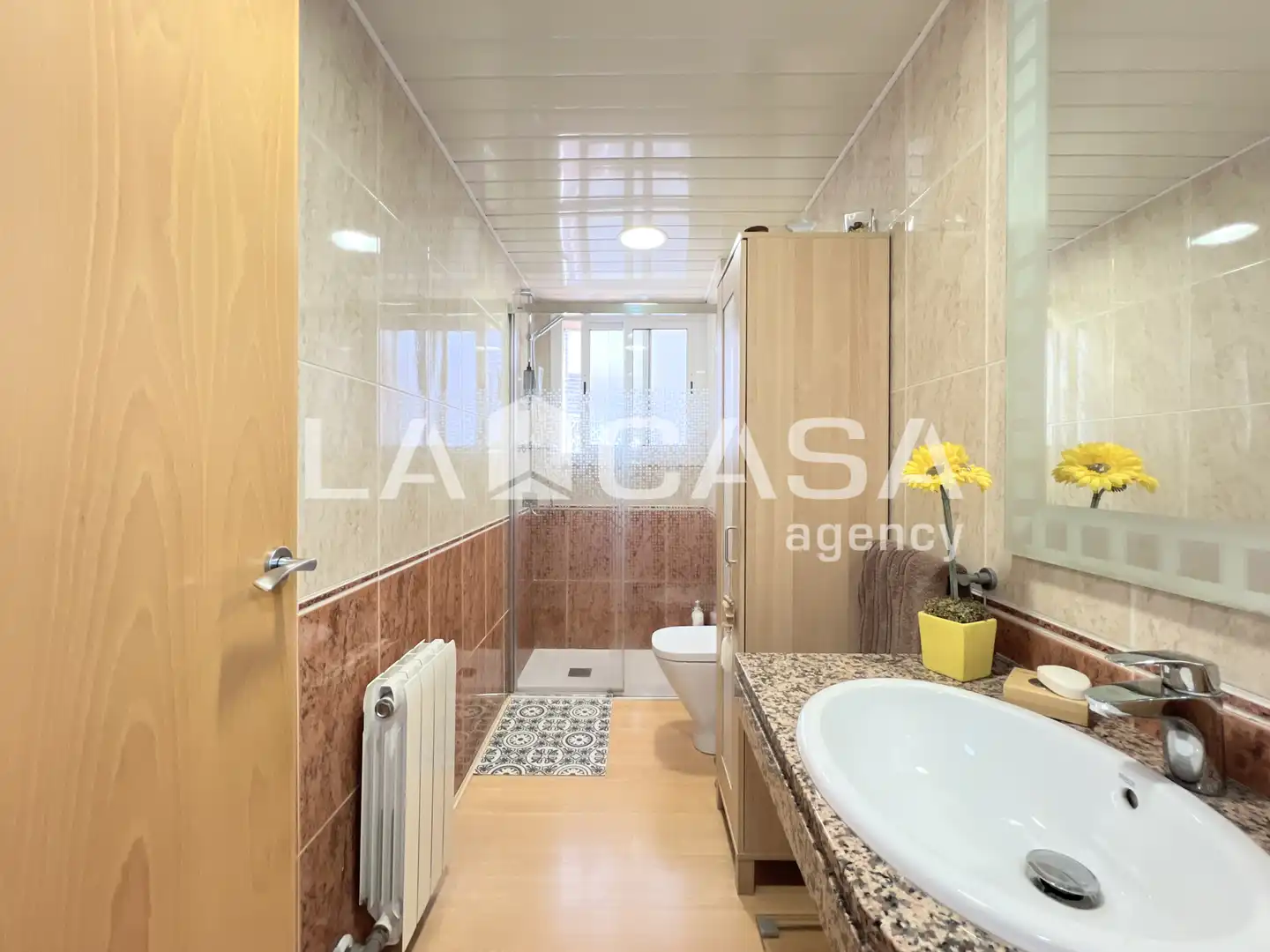 Baño de Piso en venta en Badalona con Calefacción, Terraza y Trastero