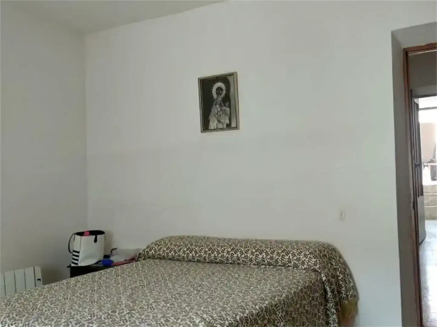 Habitación de Casa adosada en venta en Feria con Trastero, Lavadora y Microondas