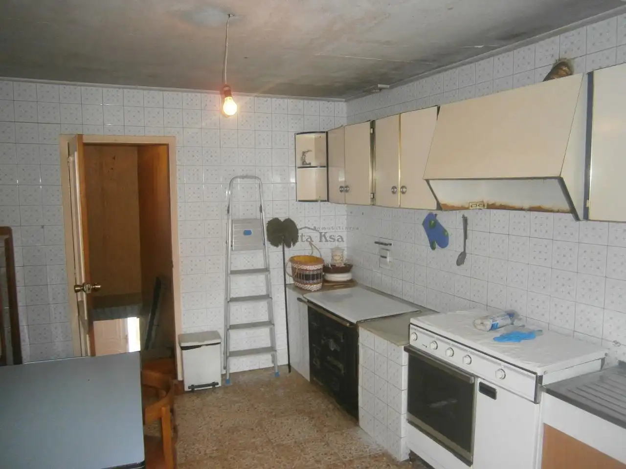 Cuina de Casa o xalet en venda en Ourense Capital  amb Calefacció, Jardí privat i Terrassa