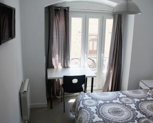 Bedroom of House or chalet to share in  Madrid Capital  with Balcony