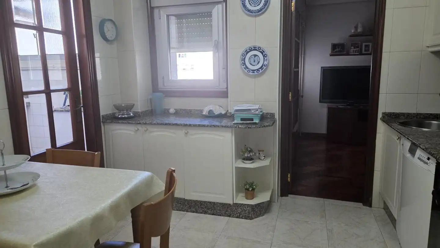 Kitchen of Flat for sale in Vigo   with Furnished