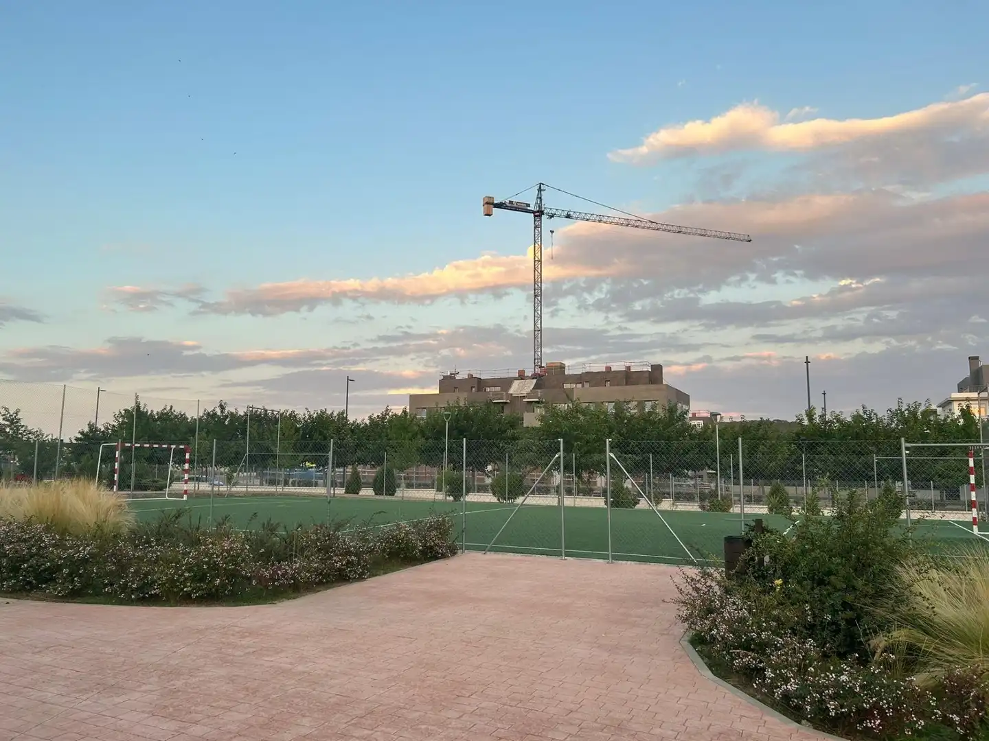 Vista exterior de Piso en venta en Villalbilla con Calefacción, Terraza y Trastero