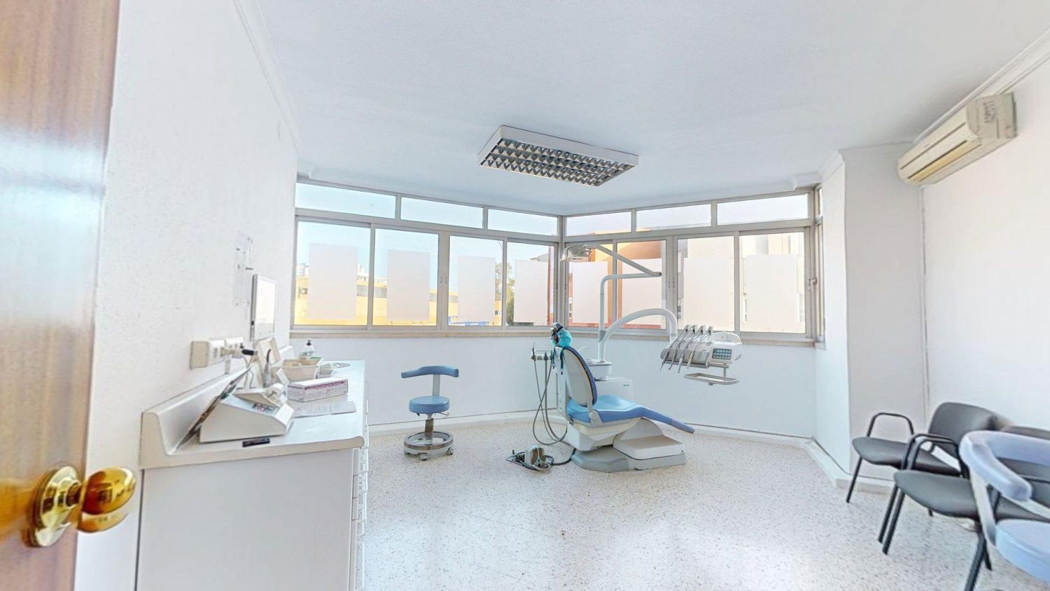 Büro zur Miete in  Sevilla Capital mit Klimaanlage und Terrasse