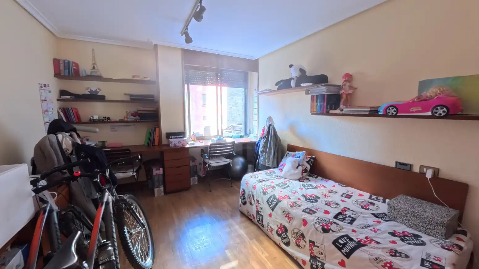 Dormitori de Pis en venda en  Logroño amb Calefacció, Parquet i Terrassa
