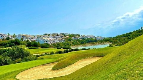 Foto 3 de Apartamento en venta en Avenida del Golf, 6, La Alcaidesa, Cádiz