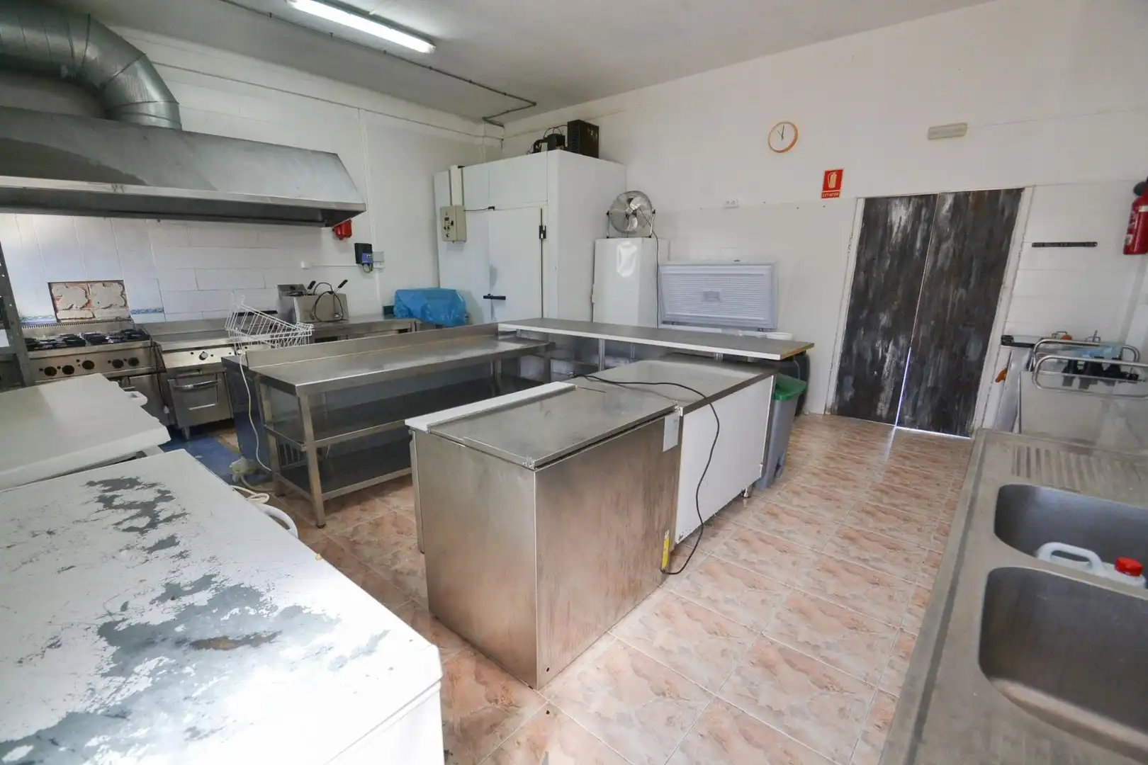 Cuina de Local en venda en Deltebre amb Aire condicionat i Moblat
