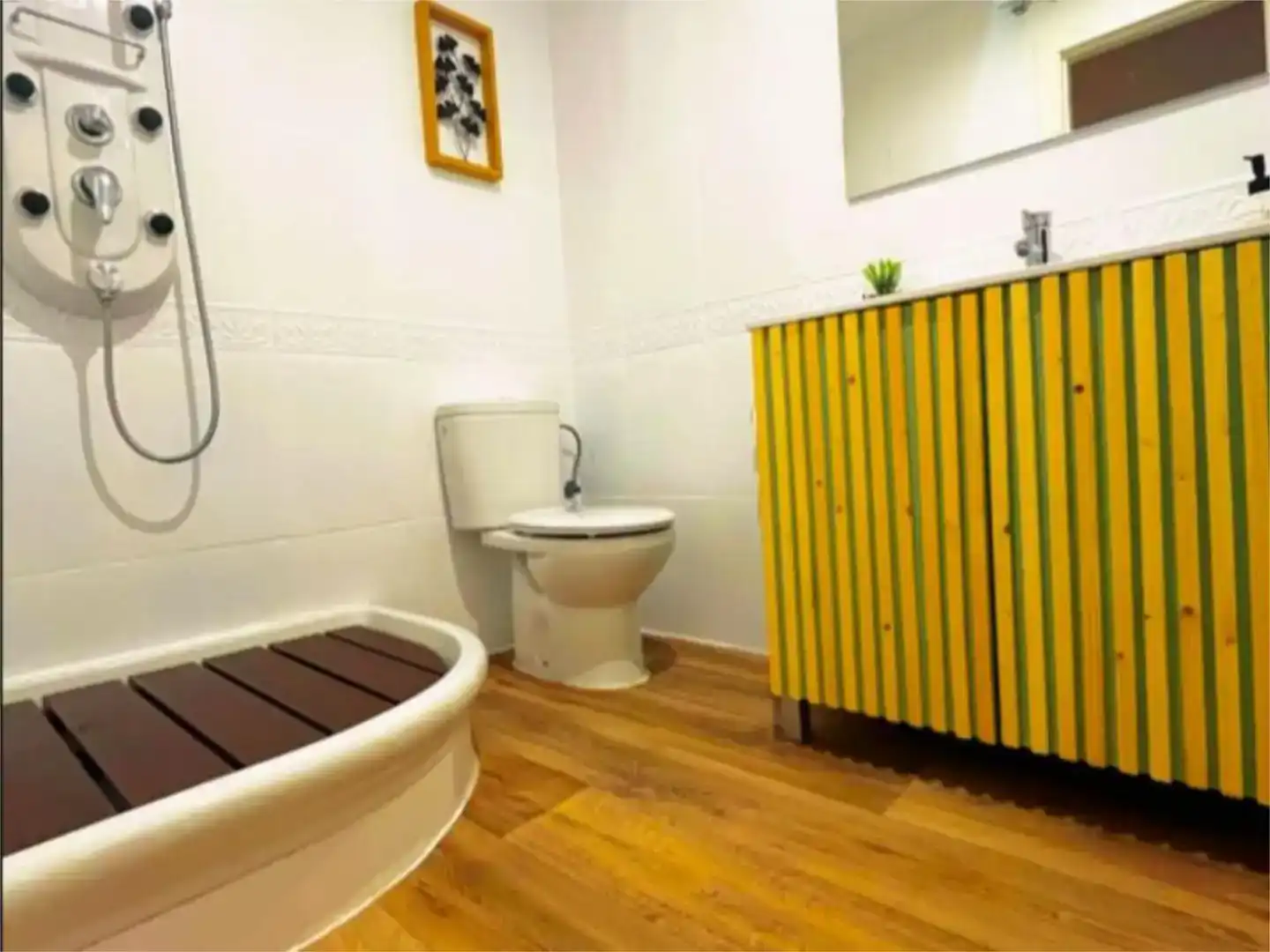 Badezimmer von Wohnung zur Miete in Alborge mit Balkon