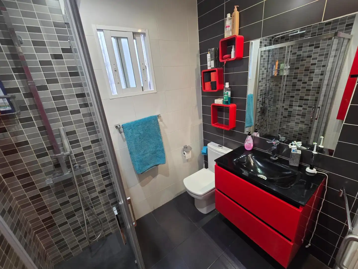 Badezimmer von Wohnung zum Verkauf in Córdoba mit Klimaanlage