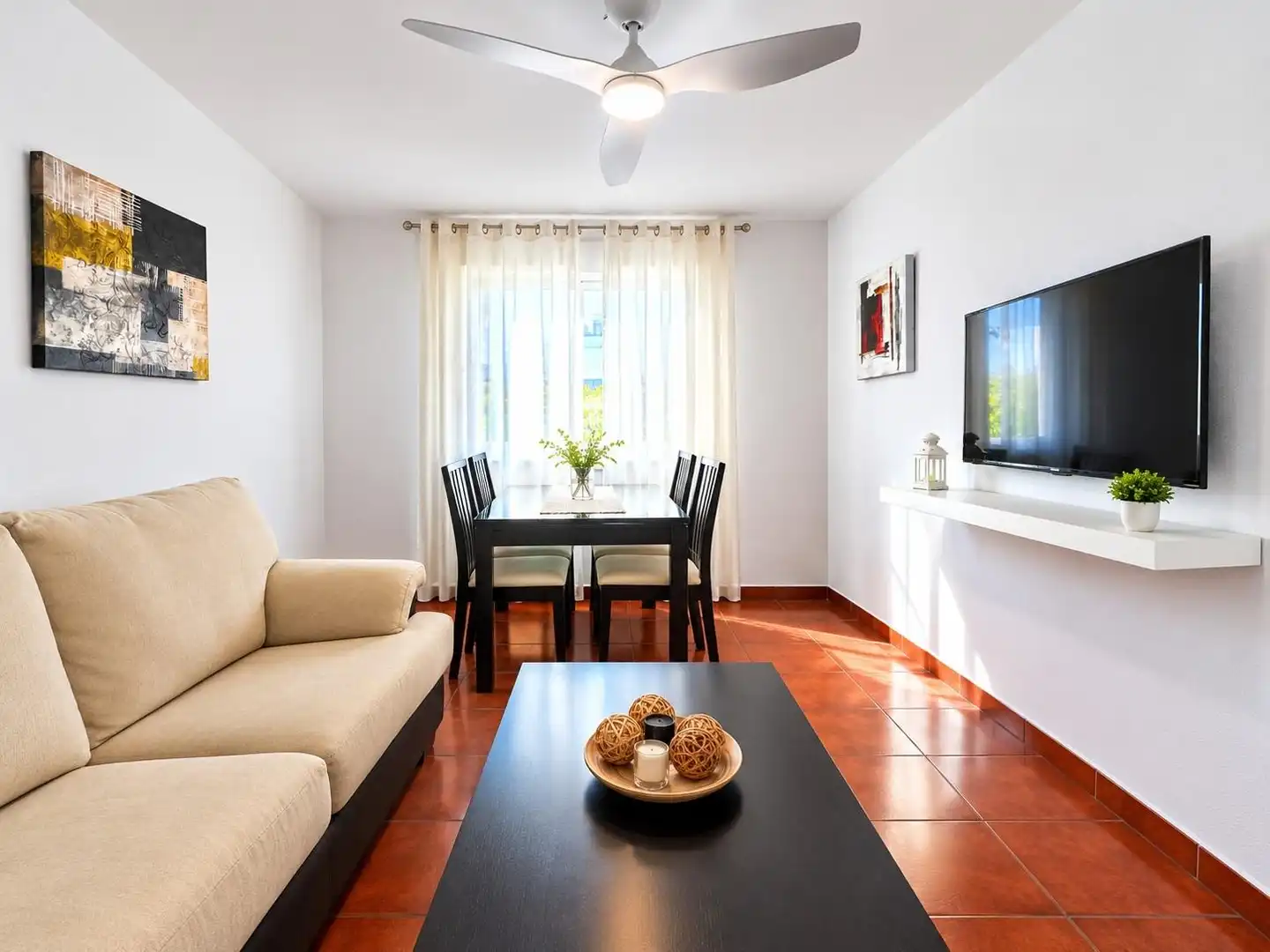 Sala de estar de Planta baja en venta en San Pedro de Alcántara