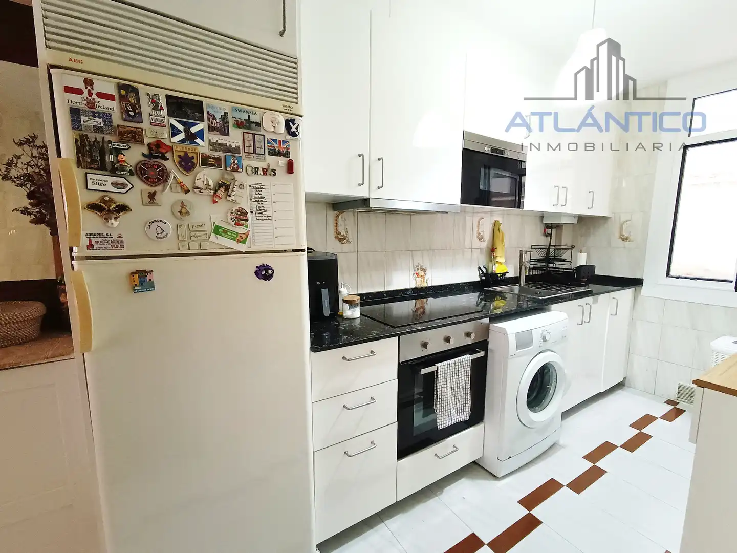 Cocina de Apartamento en venta en A Coruña Capital  con Amueblado, Horno y Lavadora