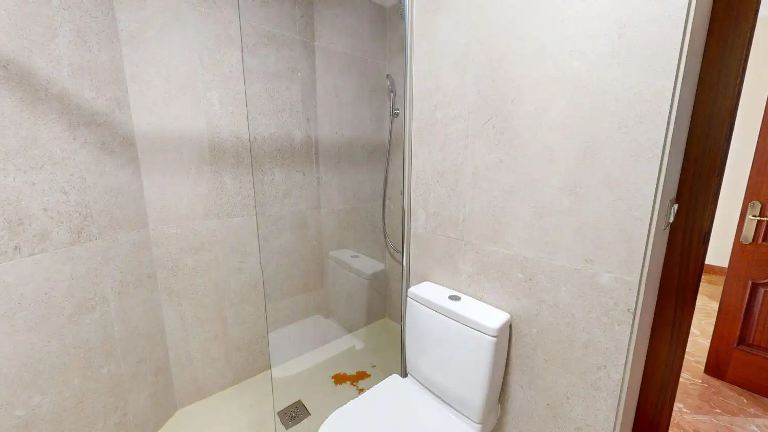 Bathroom of Flat for rent in Sevilla  with Air Conditioner, Heating and Terrace