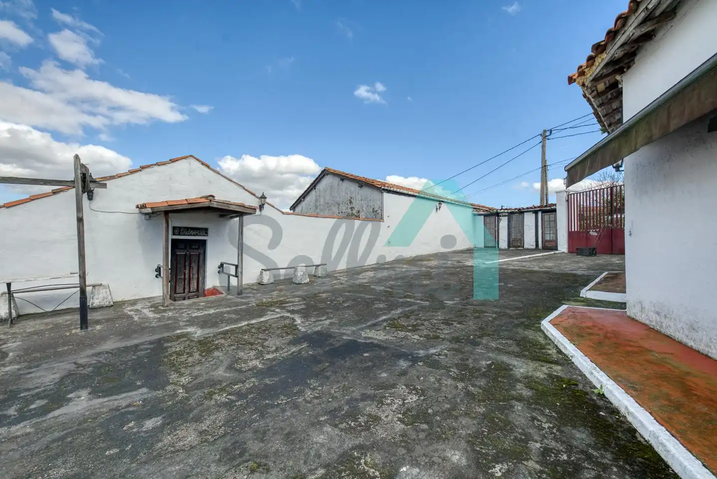 Exterior view of Buildings for sale in Oviedo 