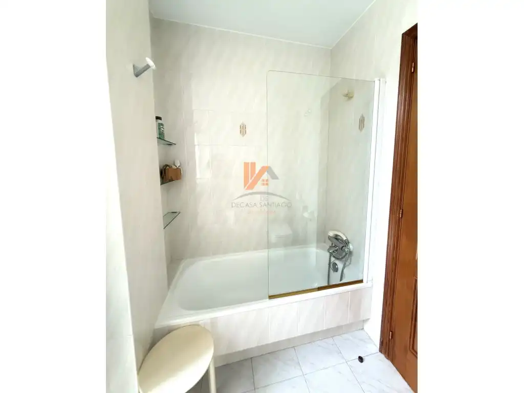 Baño de Casa adosada en venta en Brión con Jardín privado, Terraza y Piscina