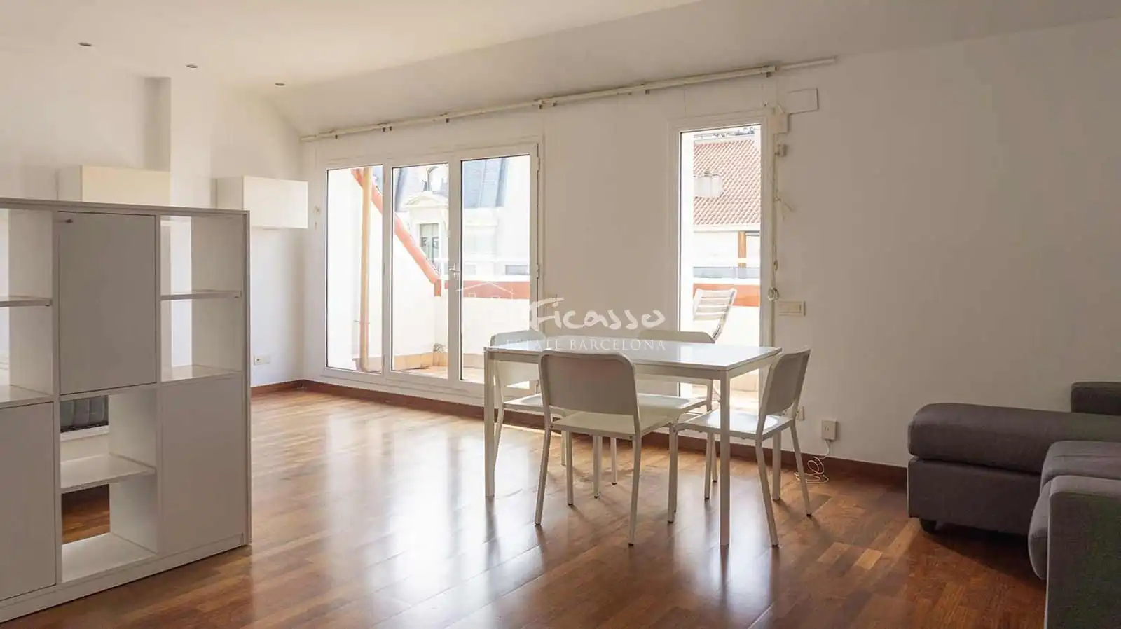 Exterior view of Attic for rent in Barcelona  with Air Conditioner, Heating and Parquet flooring
