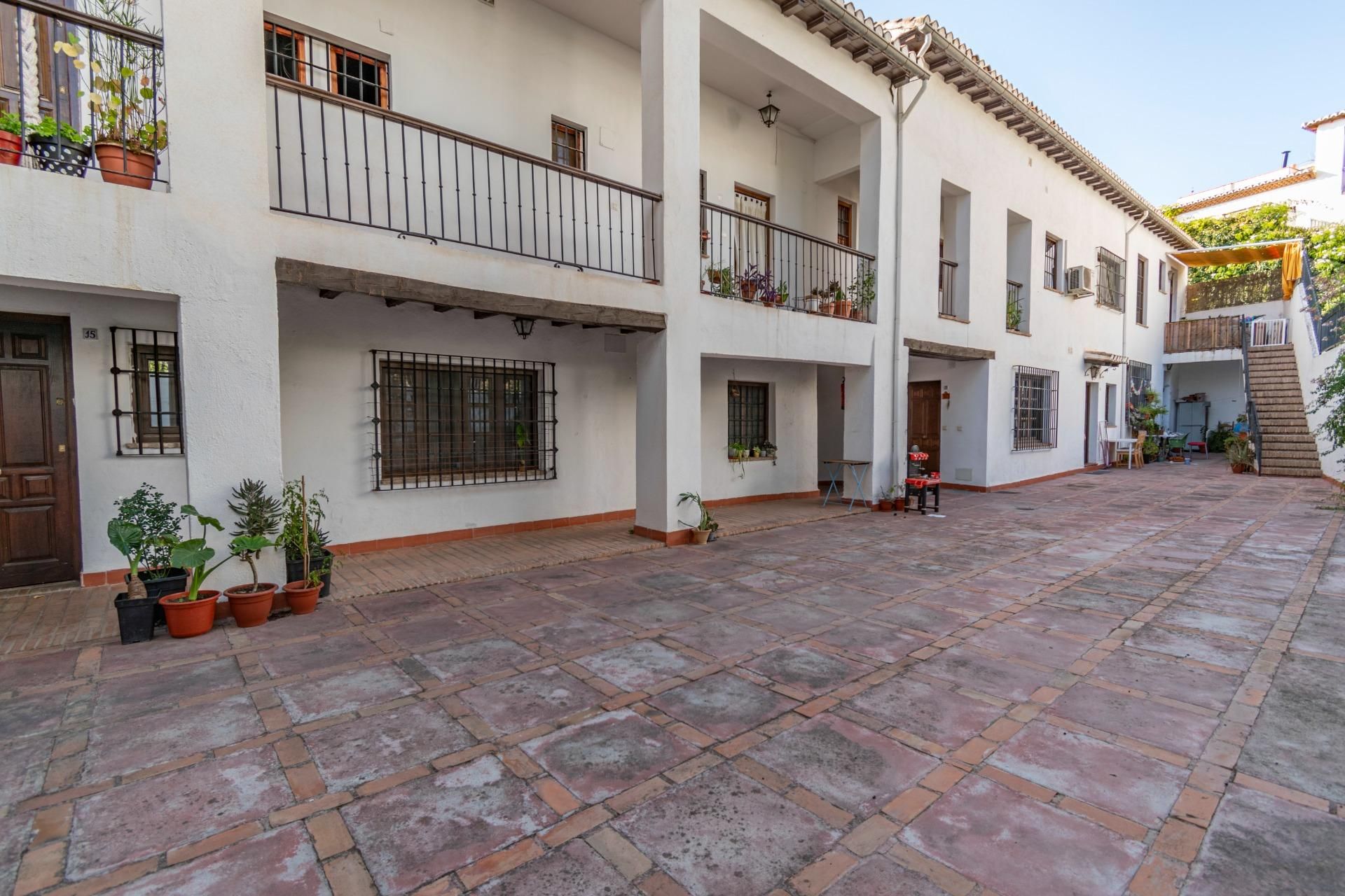 Vista exterior de Apartament en venda en  Granada Capital