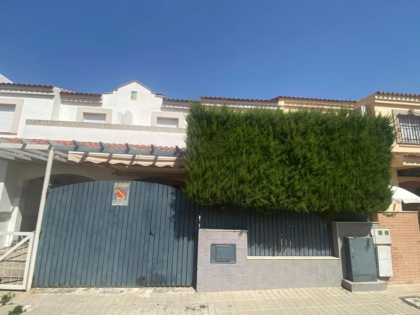 Exterior view of Houses for sale in Morón de la Frontera
