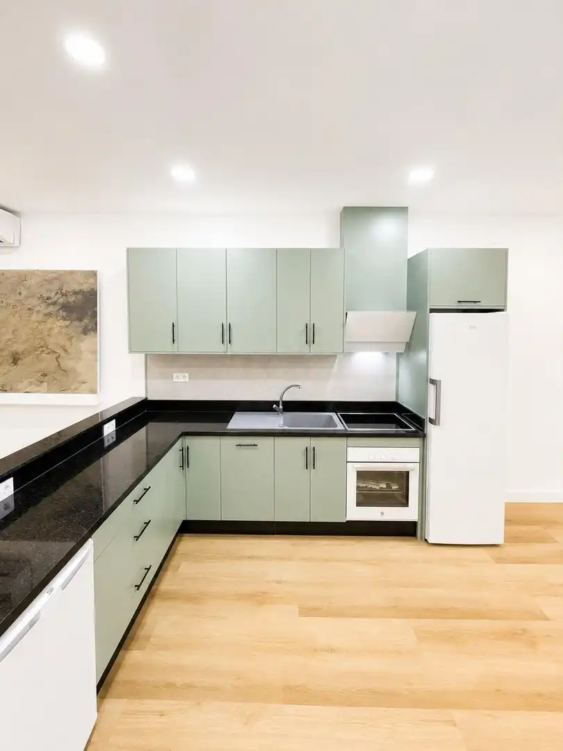 Cuina de Apartament en venda en Málaga amb Aire condicionat, Parquet i Alarma