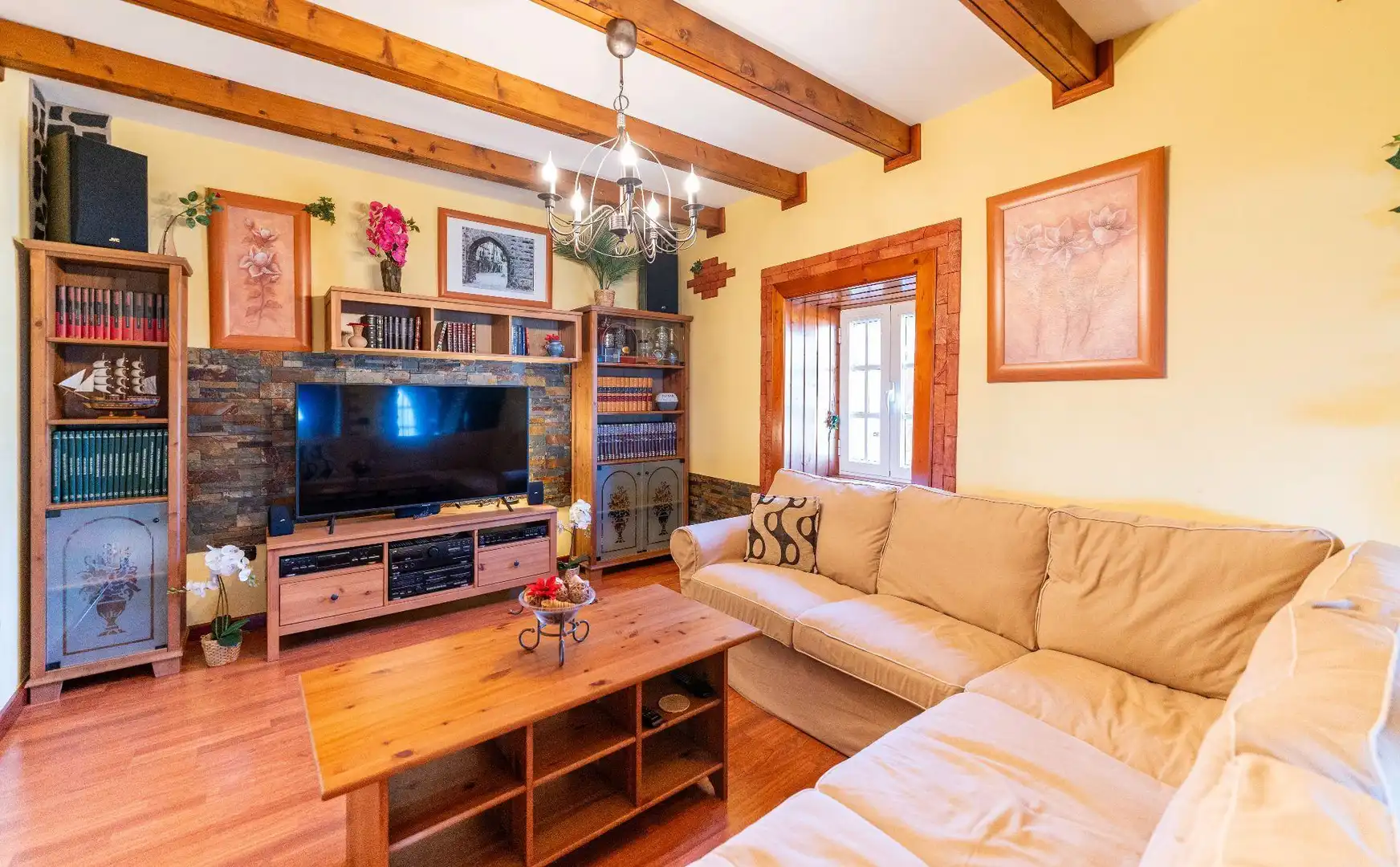 Living room of Houses for sale in La Orotava  with Heating, Private garden and Storage room