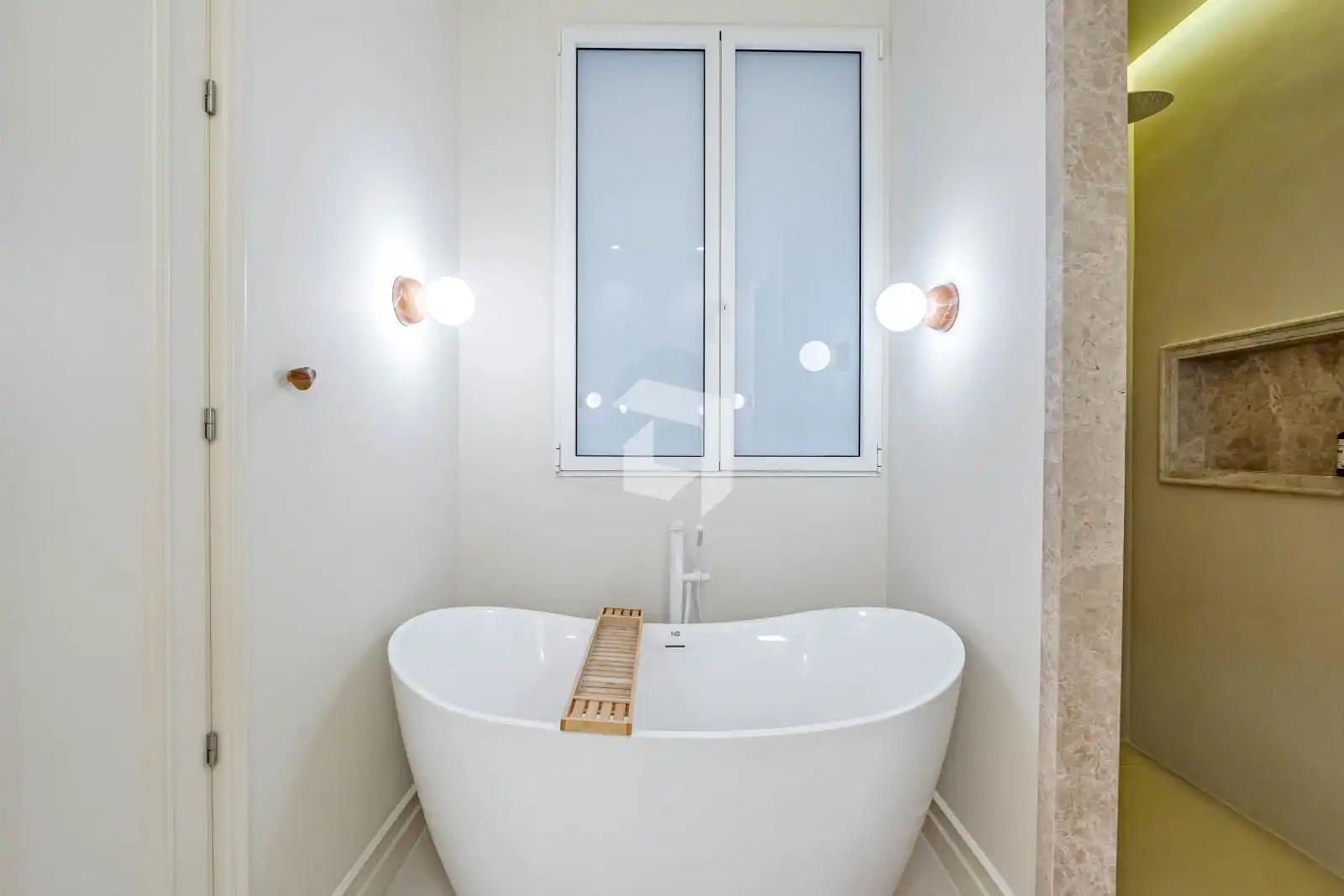 Badezimmer von Wohnung zum Verkauf in Madrid mit Klimaanlage, Heizung und Terrasse