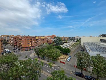 Àtic amb balcó en venda a Balàfia