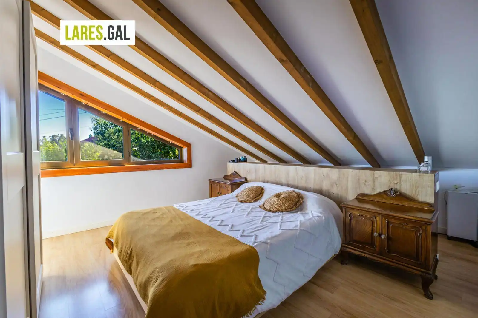 Dormitori de Casa o xalet en venda en Moaña amb Calefacció, Piscina i Moblat