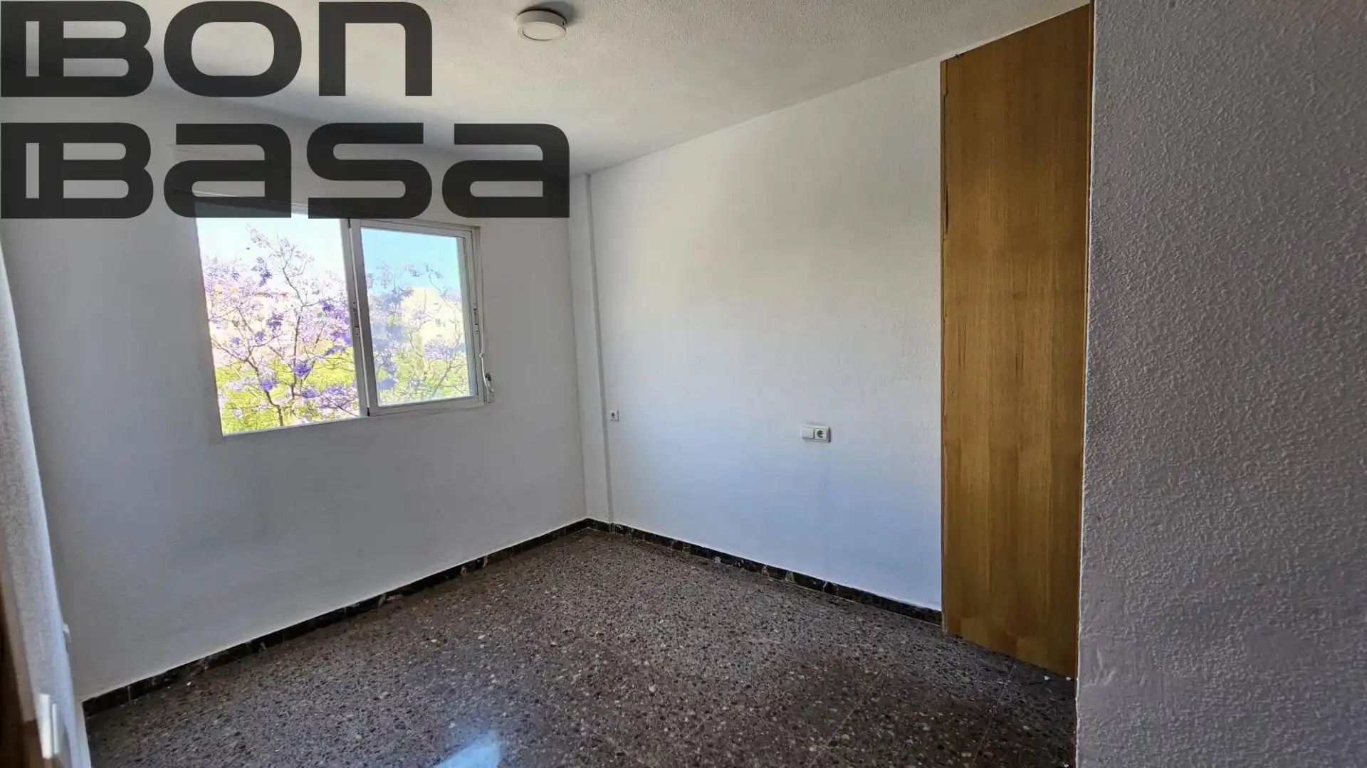 Habitación de Piso en venta en Alicante / Alacant con Aire acondicionado, Jardín privado y Balcón