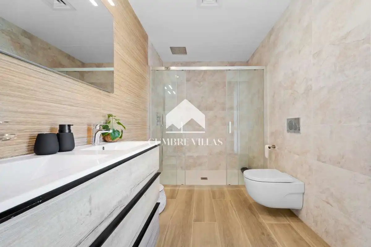 Baño de Casa o chalet en venta en Almuñécar con Jardín privado, Terraza y Trastero
