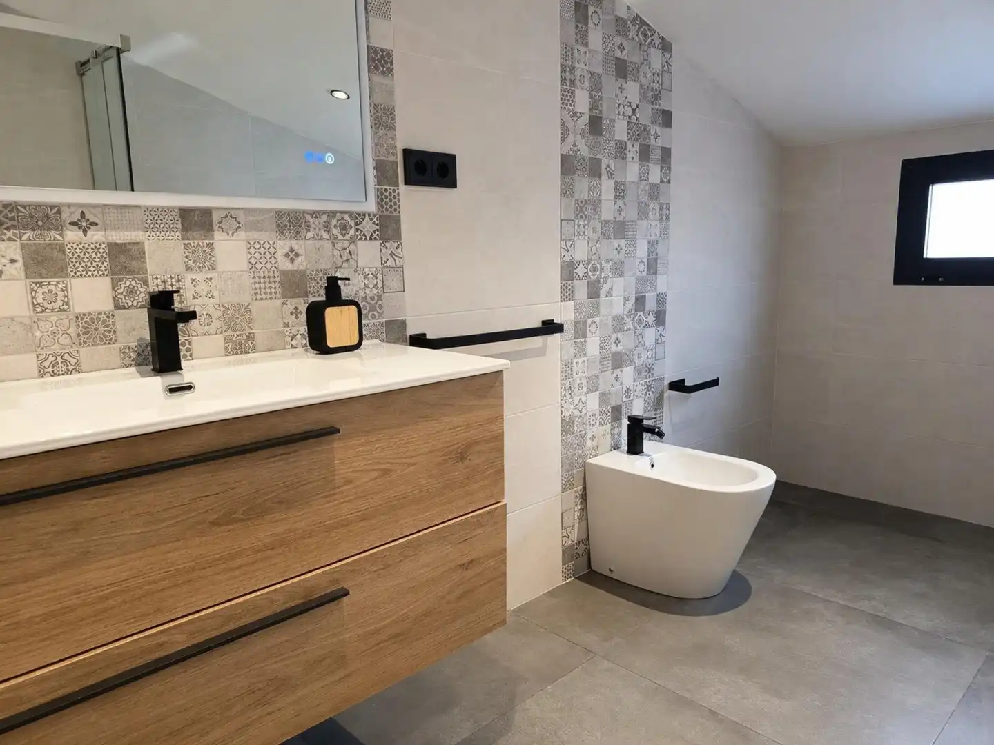Baño de Casa o chalet en venta en Els Pallaresos con Aire acondicionado, Calefacción y Terraza