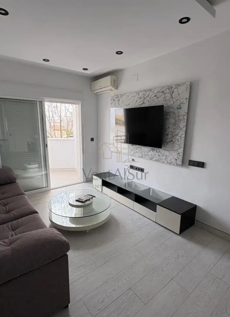 Living room of Flat for sale in Sanlúcar de Barrameda  with Air Conditioner, Terrace and Furnished