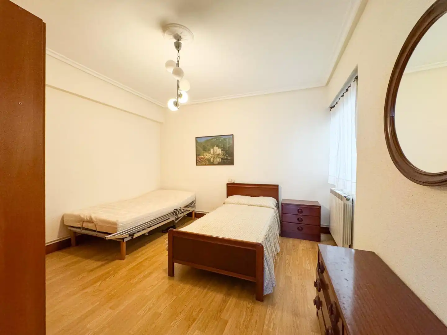 Habitación de Apartamento en venta en Irun  con Calefacción, Trastero y Amueblado