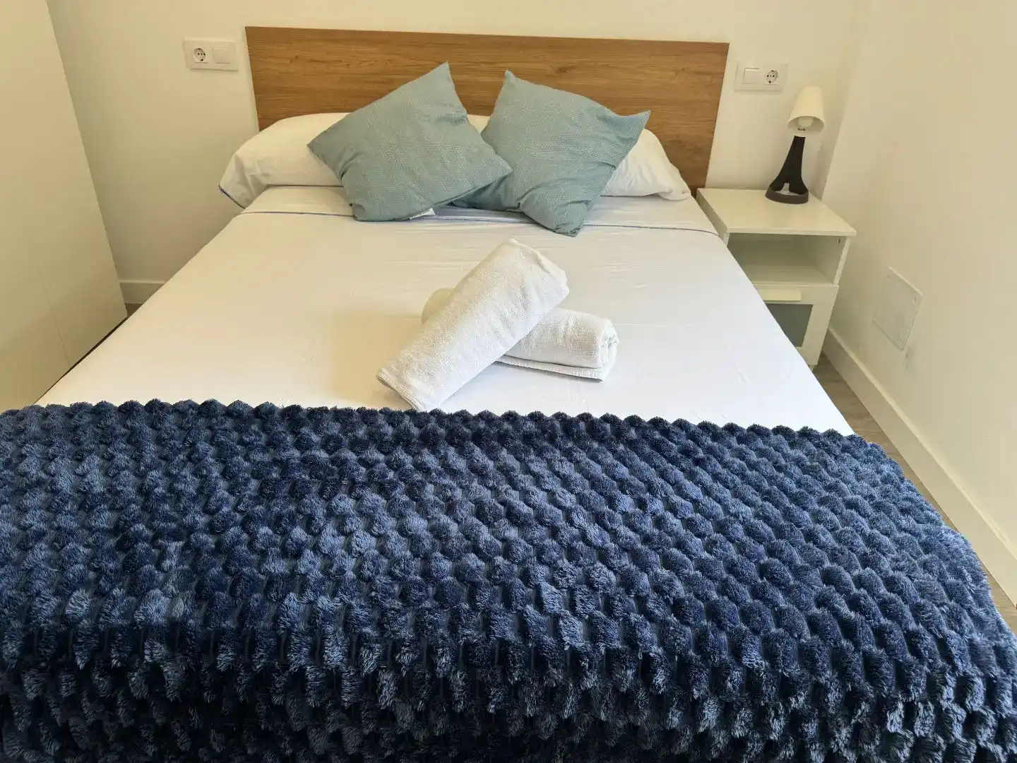 Schlafzimmer von Haus oder Chalet zur Miete in Santander mit Privatgarten, Möbliert und Ofen