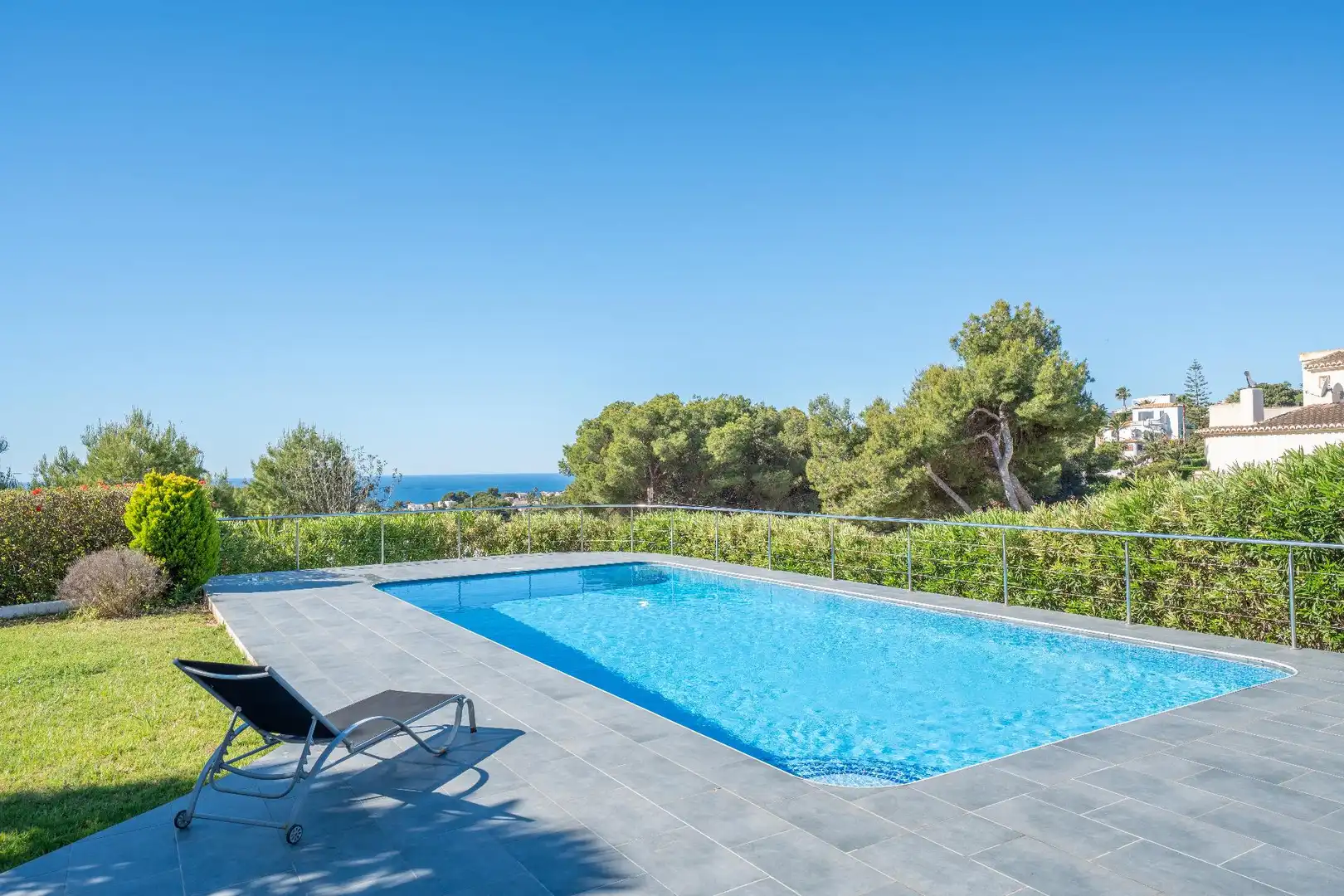 Swimming pool of Houses for sale in Jávea / Xàbia  with Air Conditioner, Heating and Private garden