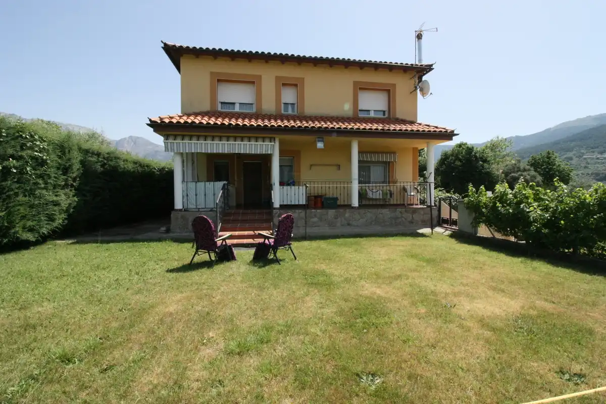 Jardín de Casa o chalet en venta en Mombeltrán con Calefacción, Jardín privado y Terraza