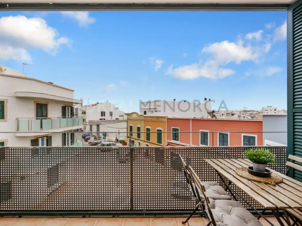 Vista exterior de Pis en venda en Ciutadella de Menorca amb Aire condicionat i Piscina comunitària