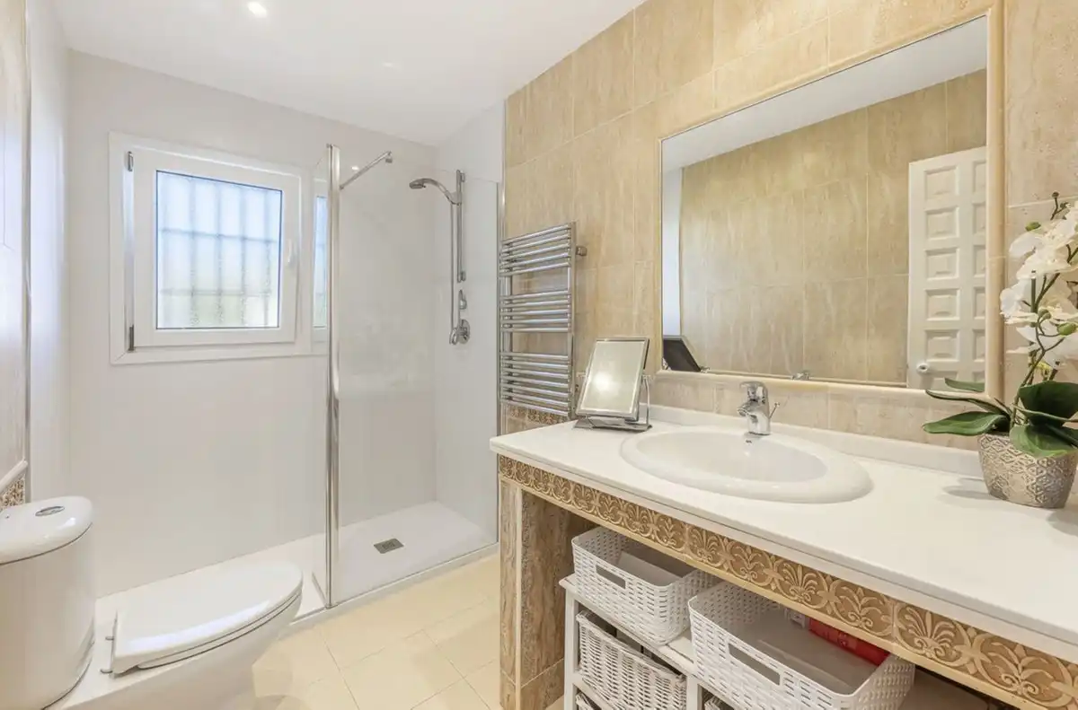 Bathroom of Houses for sale in Manilva  with Air Conditioner, Private garden and Community pool