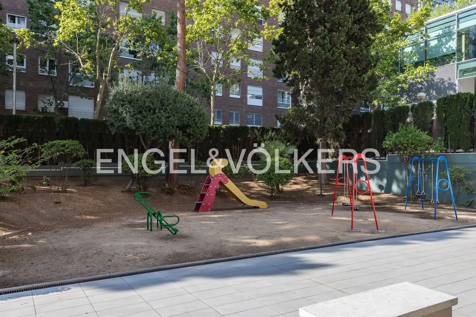 Terrassa de Pis de lloguer en Barcelona amb Calefacció, Parquet i Piscina