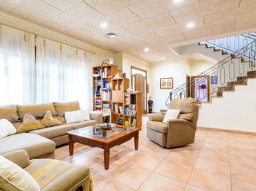 Casa amb balcó en venda a Betxí