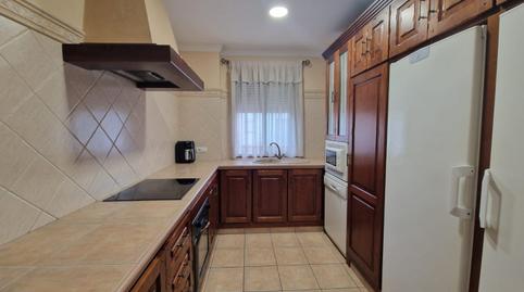 Foto 4 de Pis en venda a Lora del Río, Sevilla