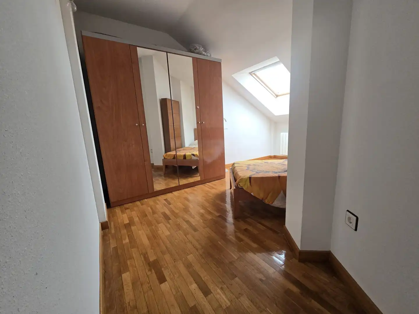Habitación de Dúplex en venta en Villamediana de Iregua con Calefacción y Amueblado