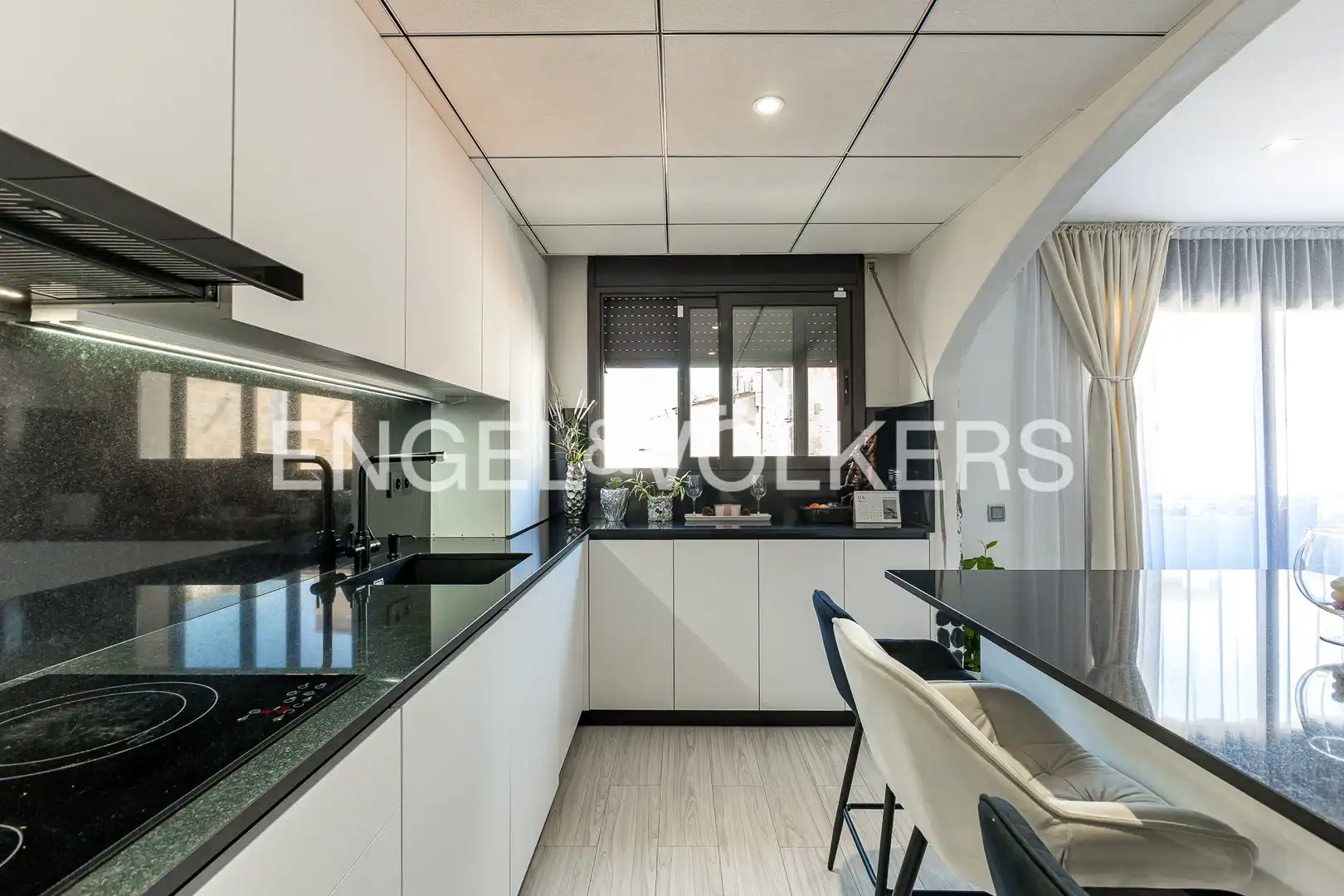 Cocina de Piso en venta en Vilanova i la Geltrú con Aire acondicionado, Calefacción y Trastero