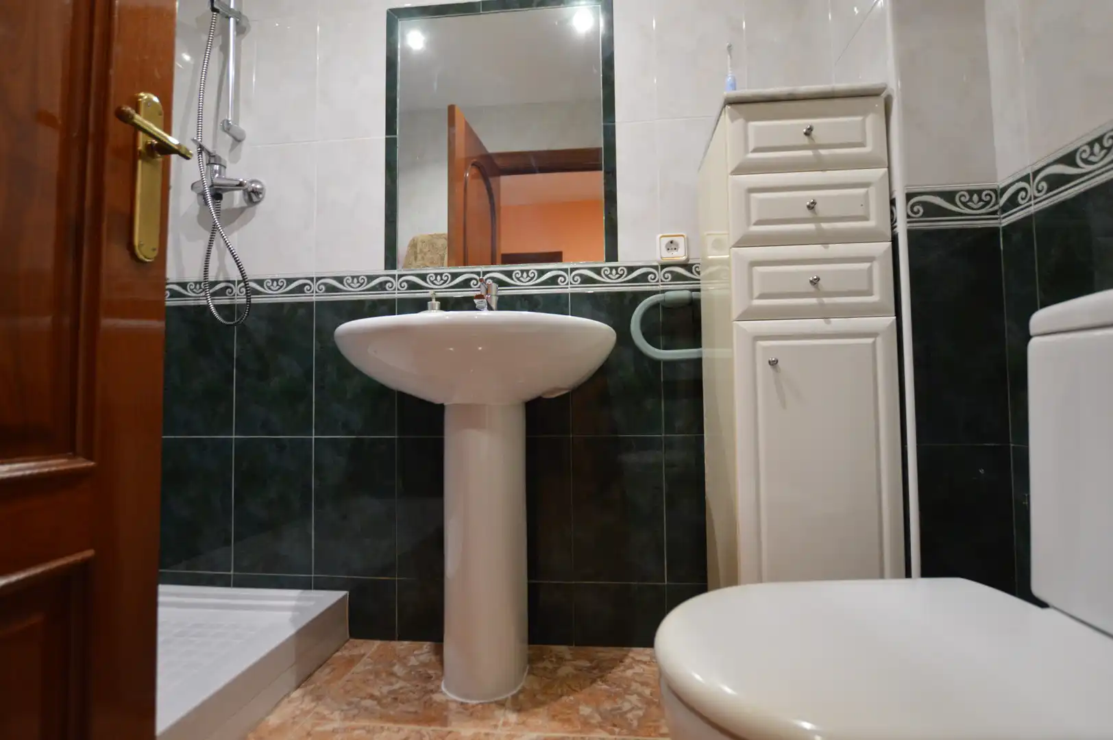 Bany de Casa adosada en venda en Cubelles amb Calefacció, Terrassa i Forn