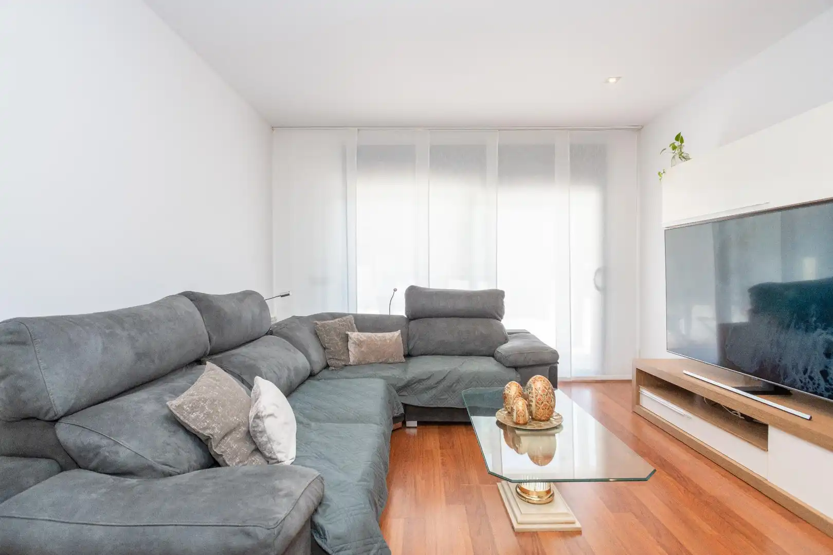 Living room of Houses for rent in Girona  with Air Conditioner, Private garden and Terrace