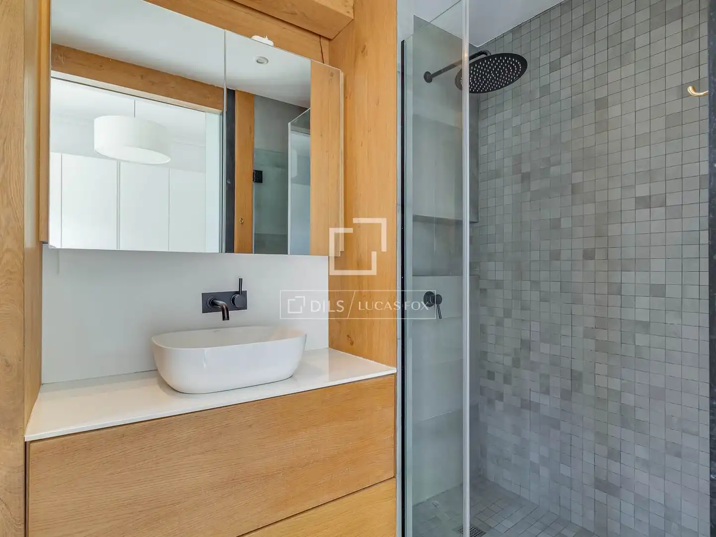 Baño de Piso en venta en Barcelona con Aire acondicionado, Terraza y Balcón