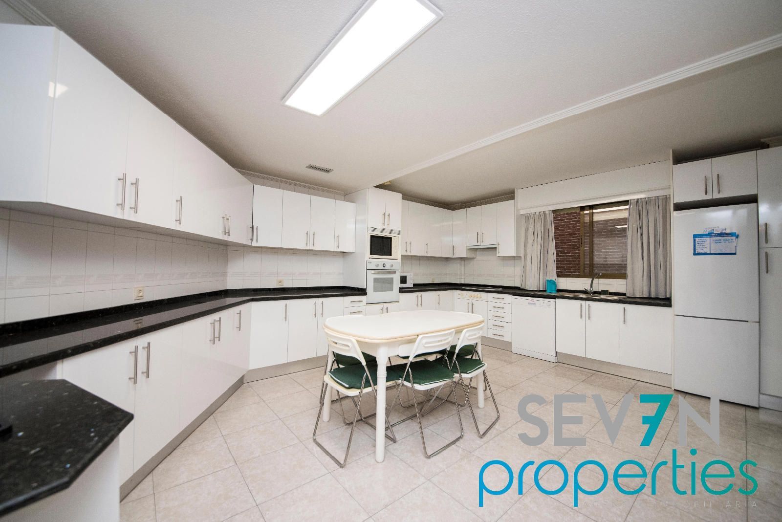 Kitchen of Flat for sale in Talavera de la Reina  with Air Conditioner, Heating and Terrace